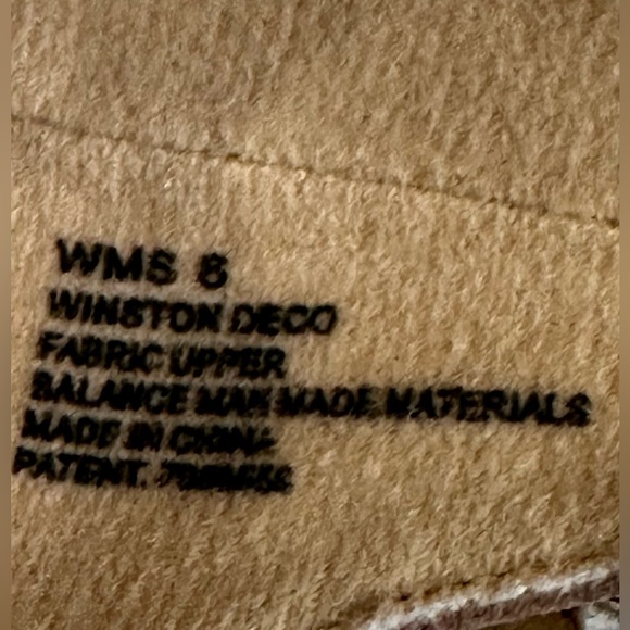 EUC Report 2.25” Block Heels. Velvet Upper in Mauve/Dusty Rose. Size 8 - Picture 13 of 15